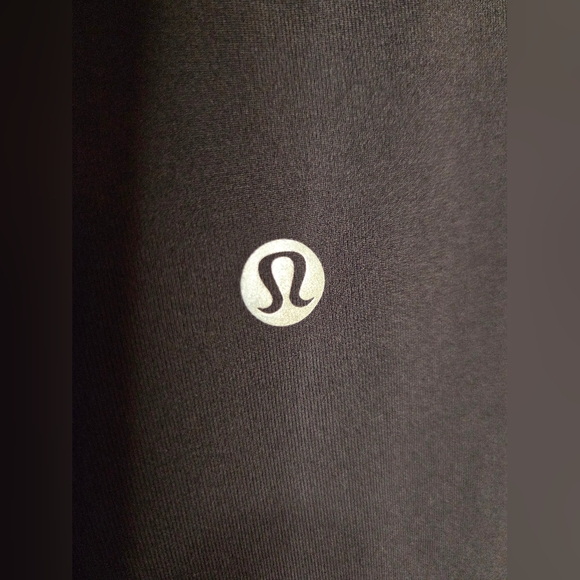 G359. Lululemon Low Back Long Sleeve Top with Mesh Detail - Size 8/10? - Picture 4 of 7